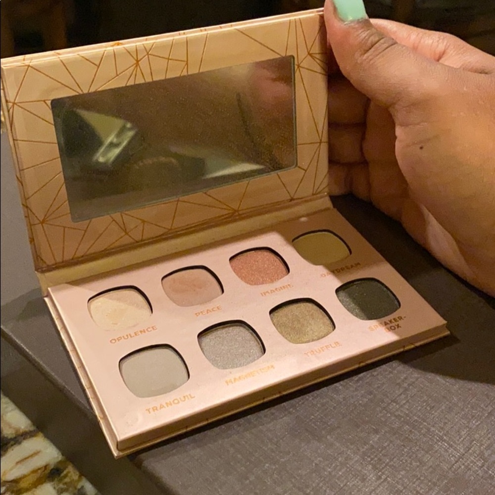 eyeshadow pallet